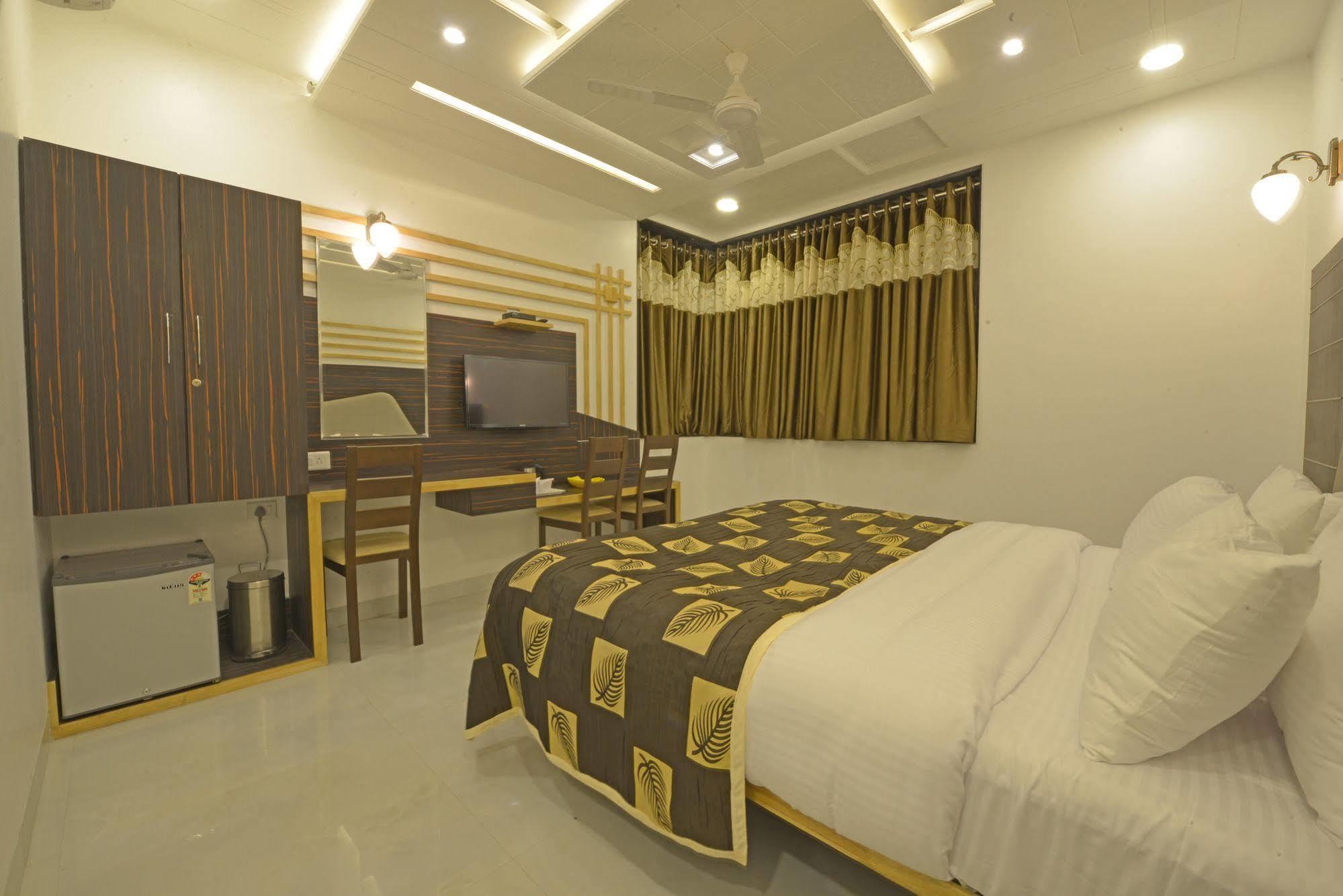 Hotel Jp International Aurangabad  Exteriör bild